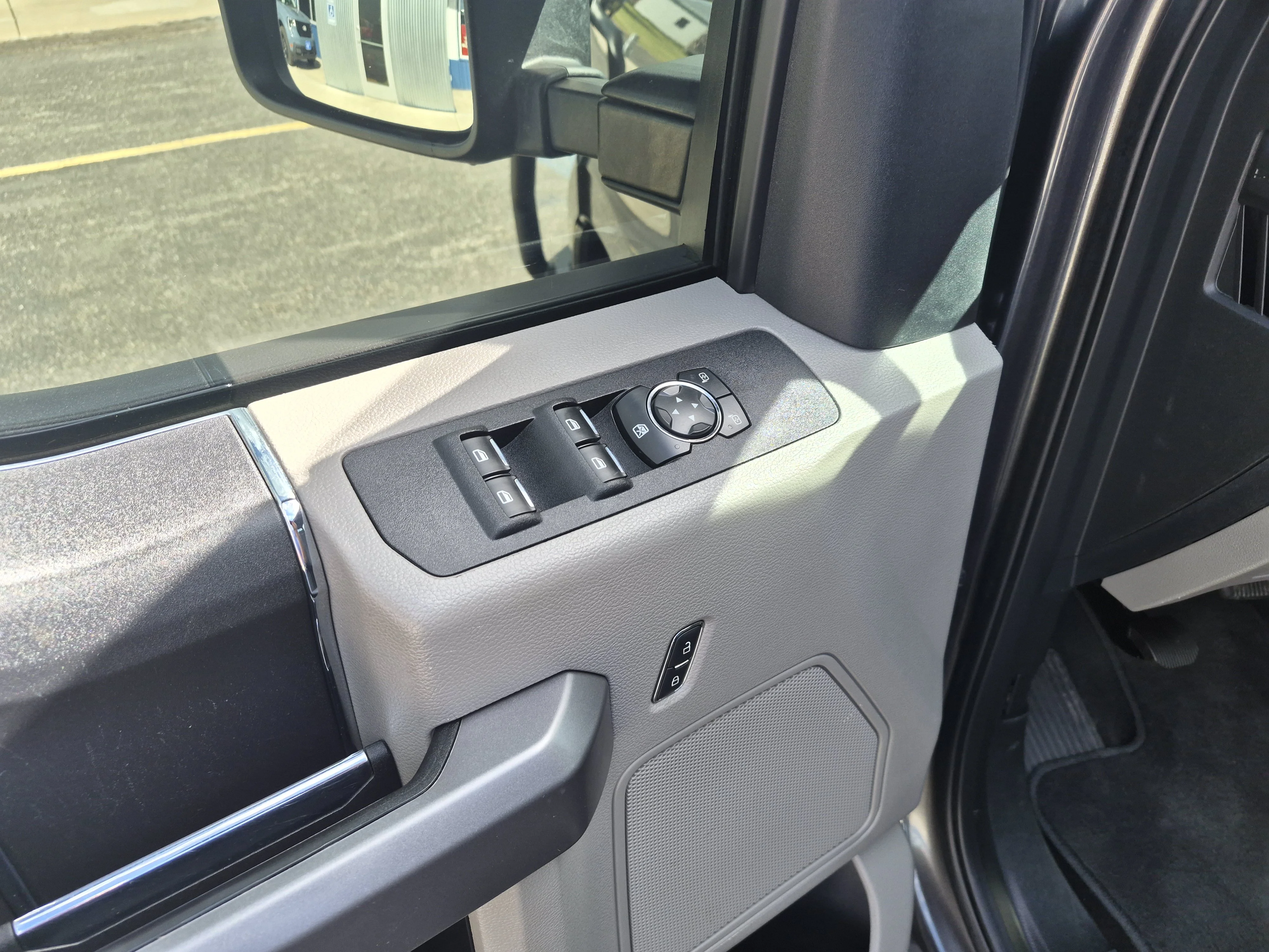 Used 2019 Gray Ford  image 3