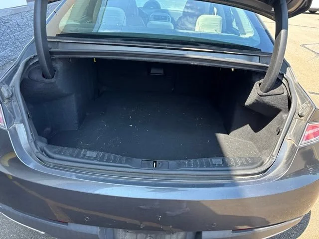 Used 2018 Magnetic Gray Metallic Lincoln Premiere image 9