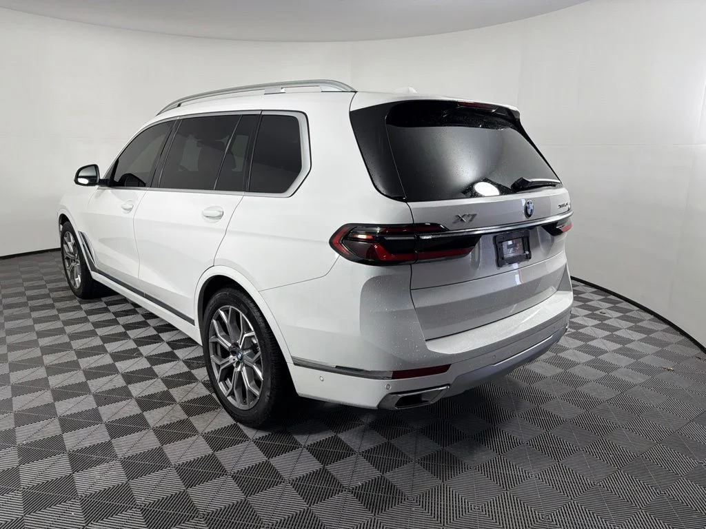 Certified Used 2026 Alpine White BMW xDrive40i image 7