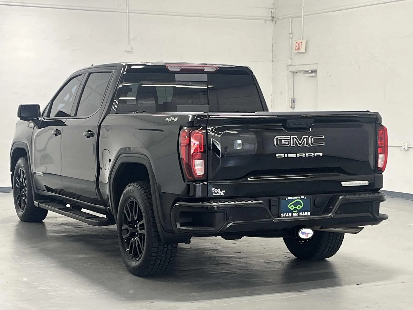 Certified Used 2024 Onyx Black GMC Elevation image 6