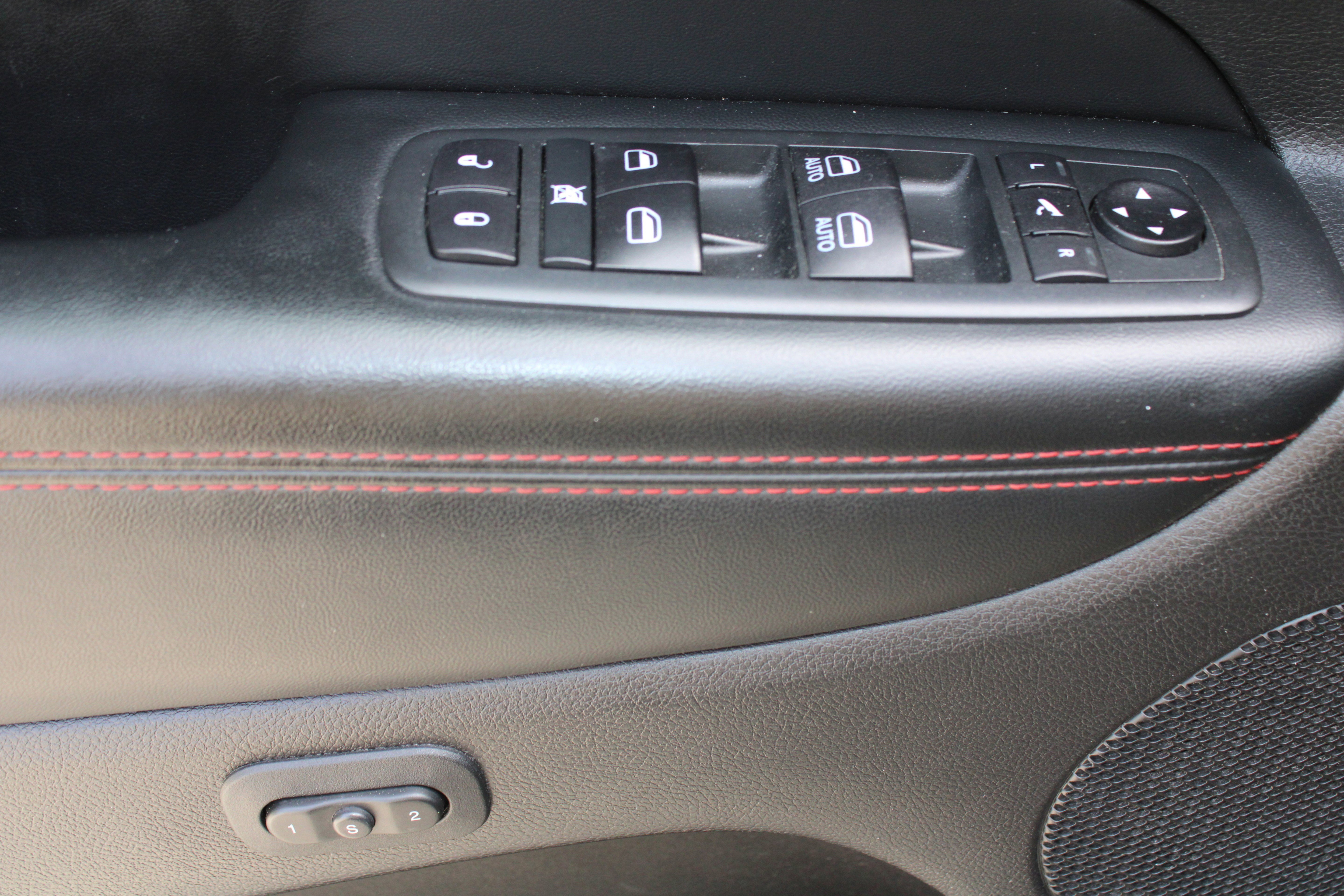 Used 2020 Diamond Black Crystal Pearlcoat Jeep Trailhawk image 18