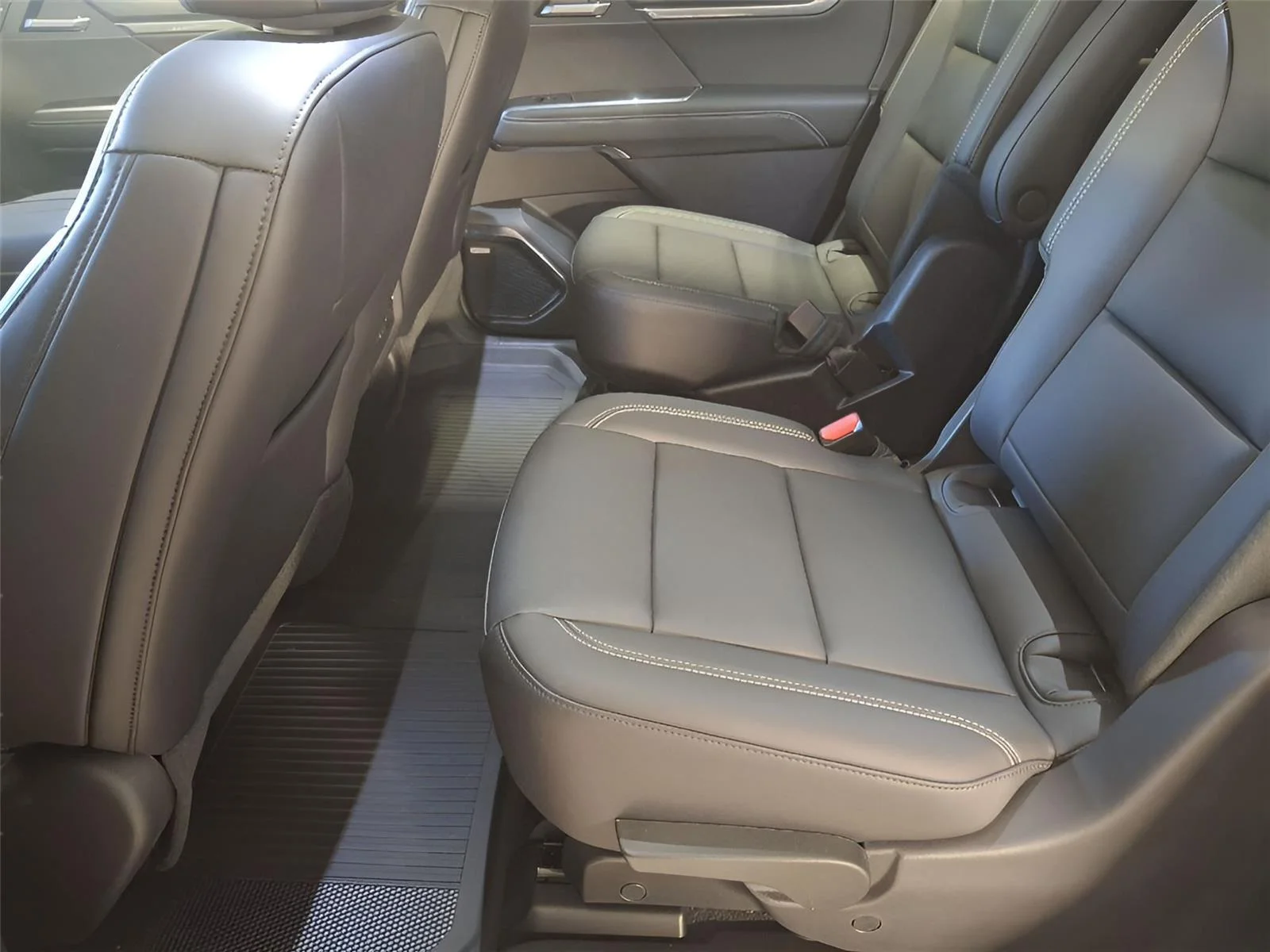 Used 2026 Summit White GMC AWD Elevation image 14