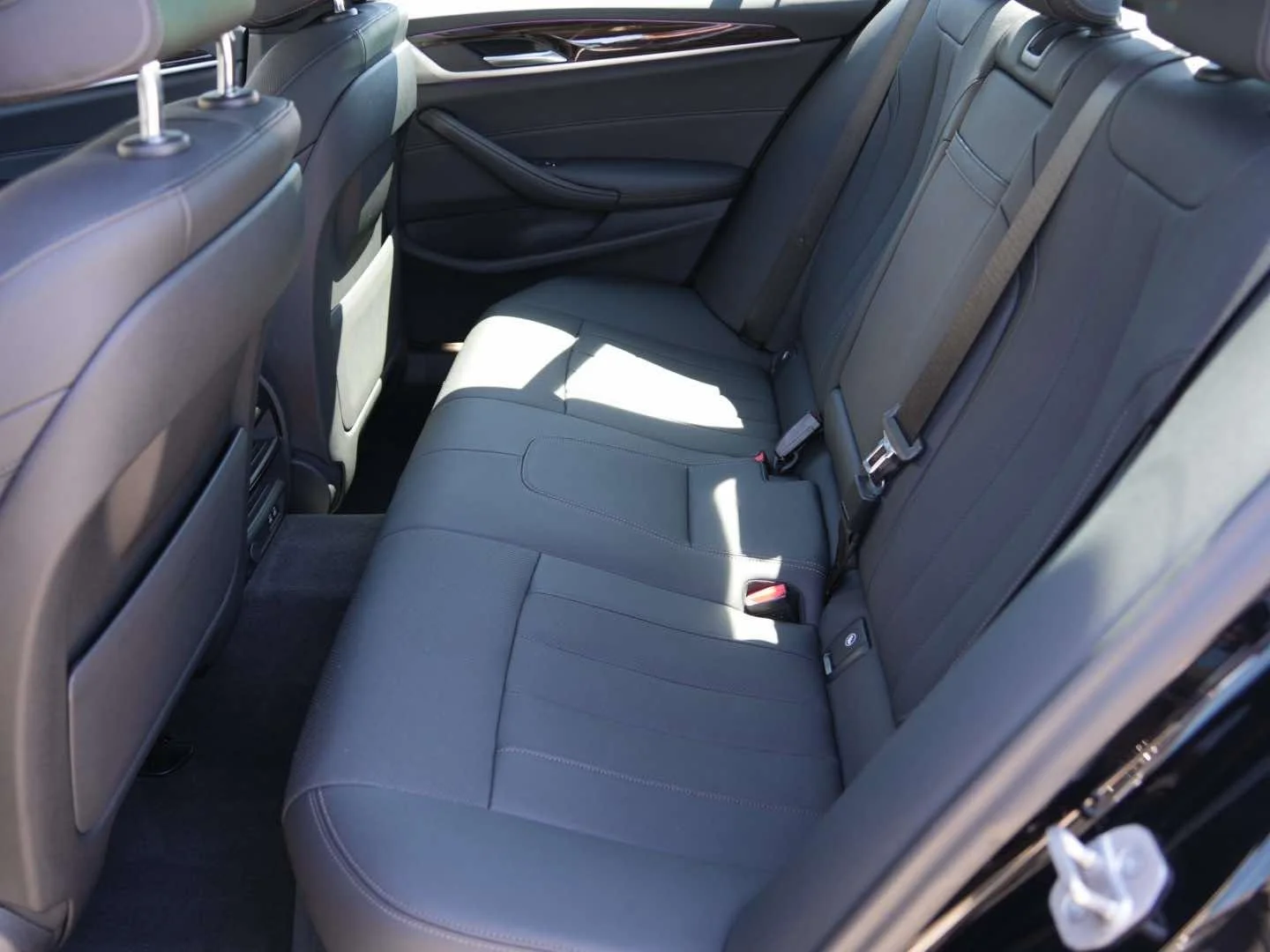 Used 2023 Jet Black BMW 530i Sedan image 10