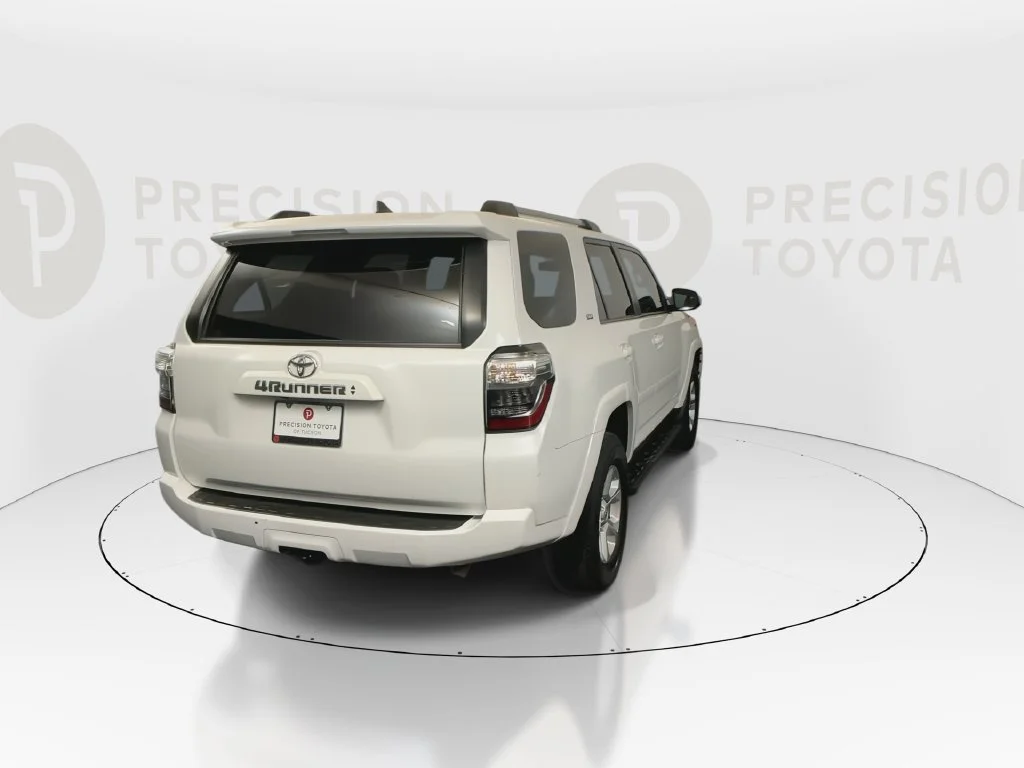 Used 2022 White Toyota SR5 image 19
