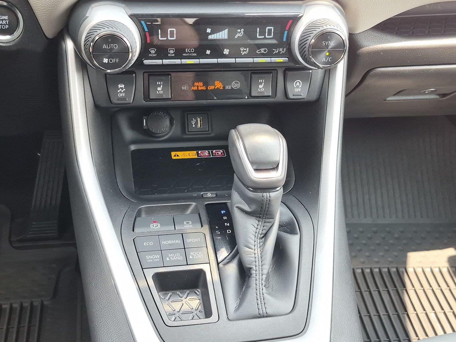 Used 2023 Wind Chill Pearl Toyota XLE Premium image 27