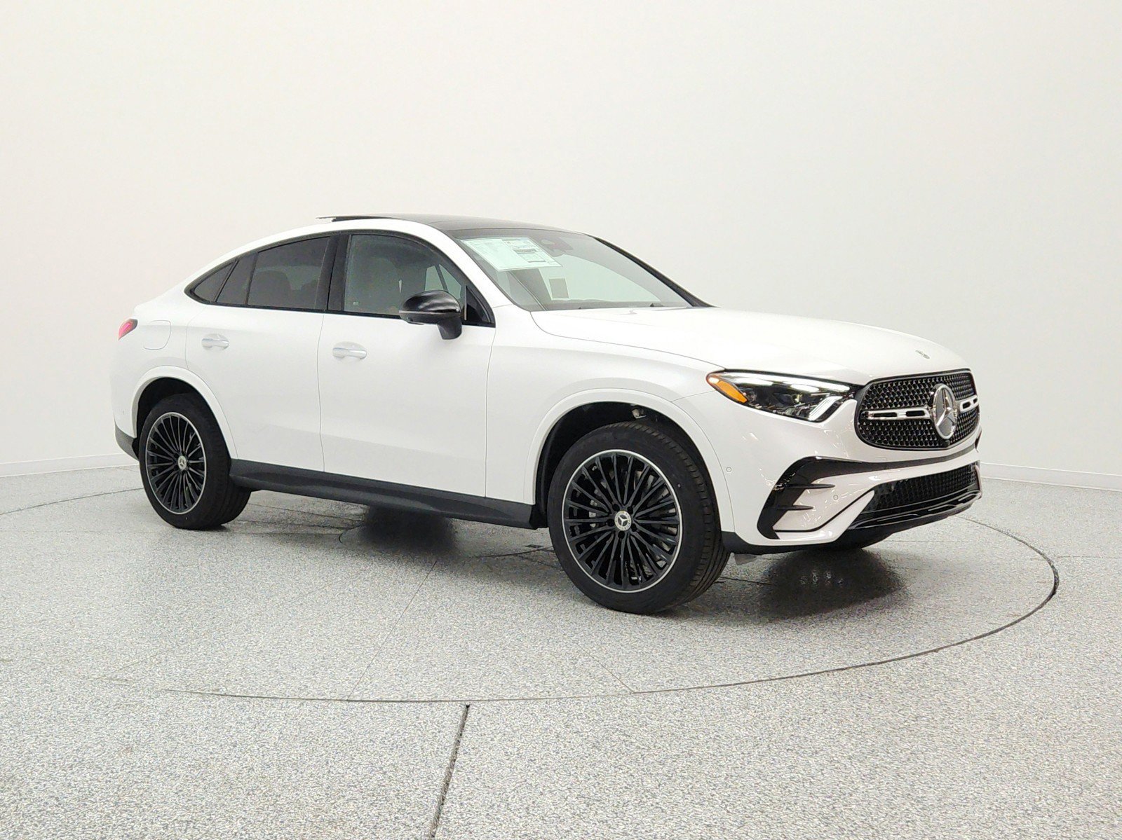 New 2026 MANUFAKTUR Moonlight White Metallic Mercedes-Benz GLC 300 4MATIC® Coupe image 32