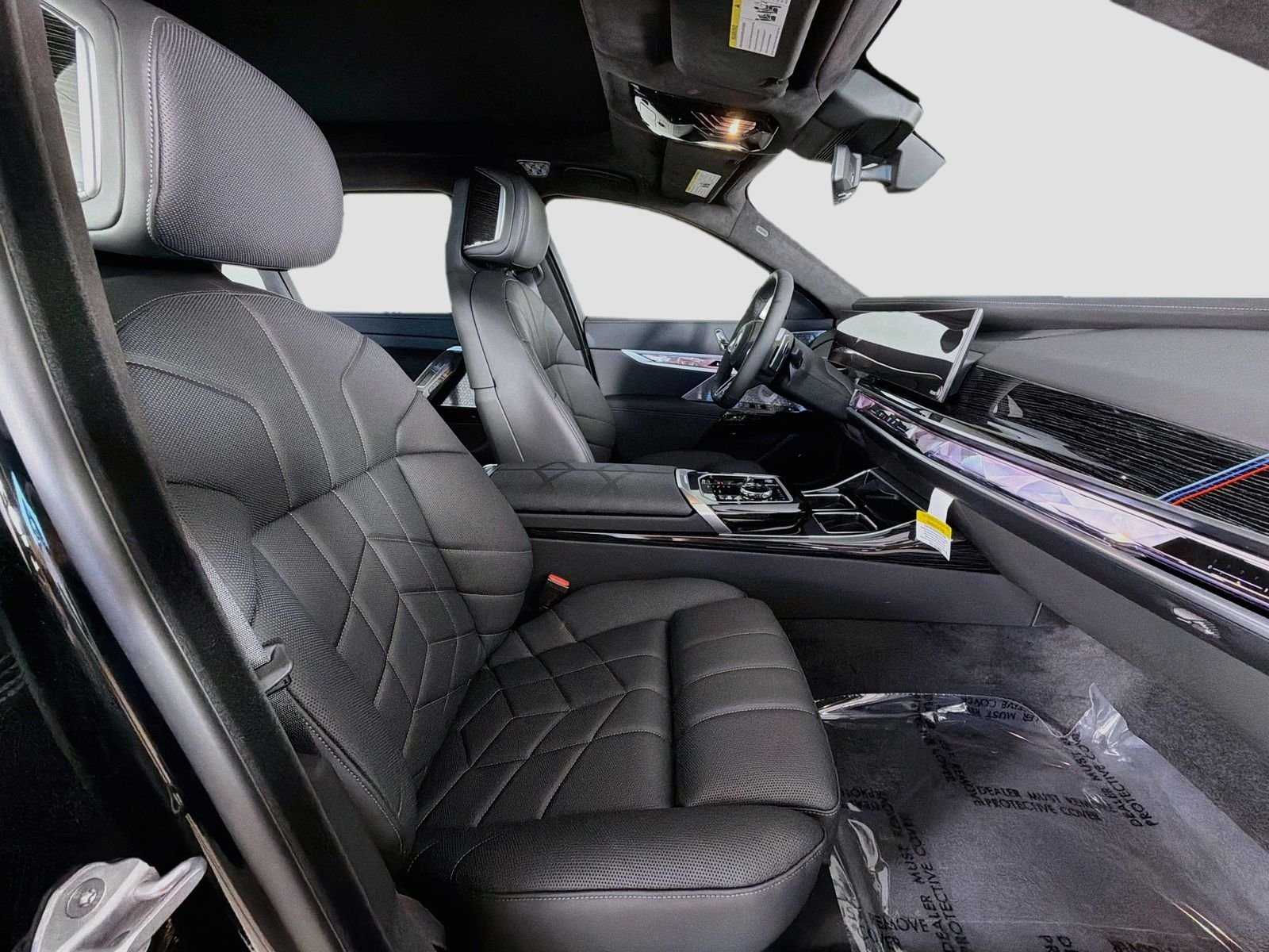 New 2026 Black Sapphire Metallic BMW 750e xDrive image 30