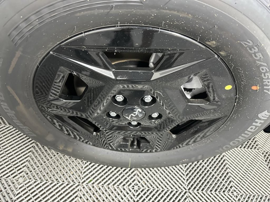 New 2027 Ceramic Silver Kia LXS image 21