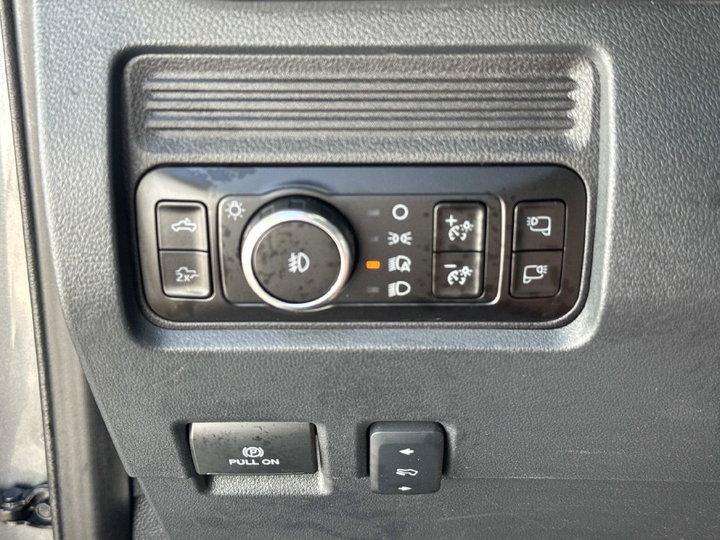 Used 2025 Gray Ford Lariat image 39