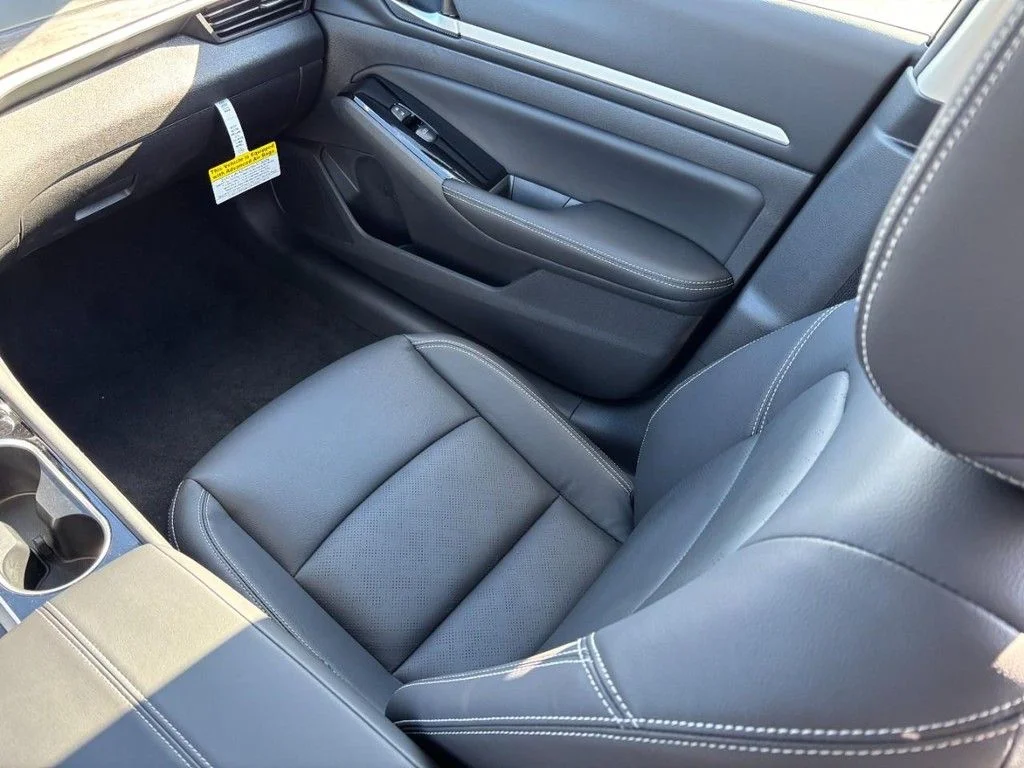 Certified Used 2025 Black Nissan 2.5 SL image 10