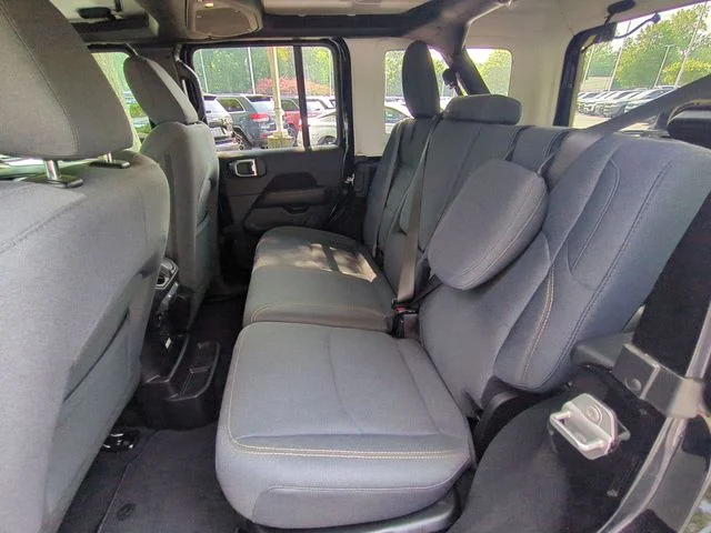 Used 2025 Black Jeep Sahara 4xe image 27