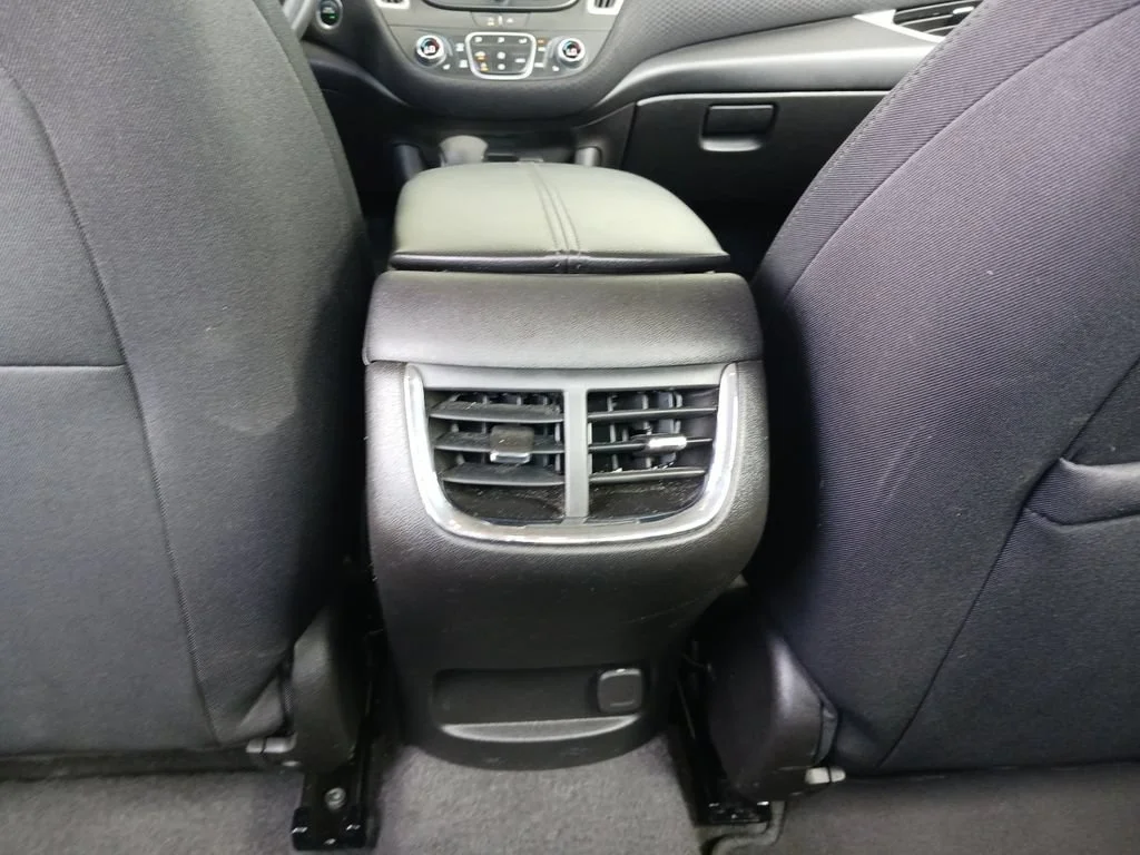 Used 2024 Summit White Chevrolet 1LT image 22