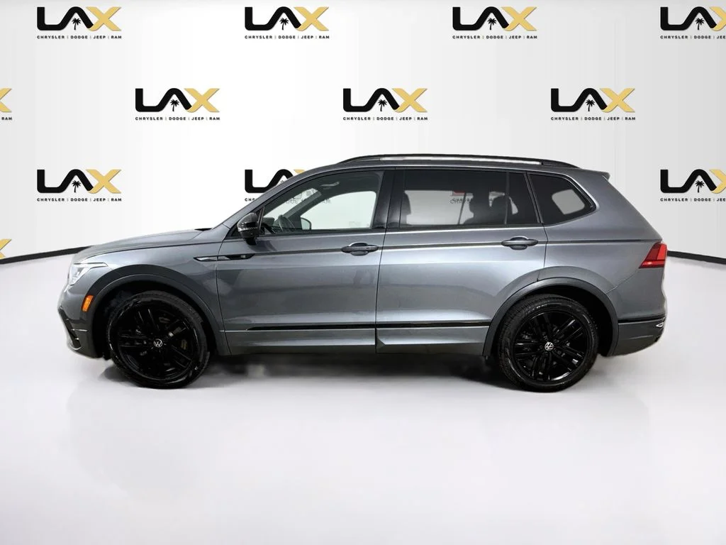 Used 2022 Gray Volkswagen 2.0T SE R-Line Black image 4