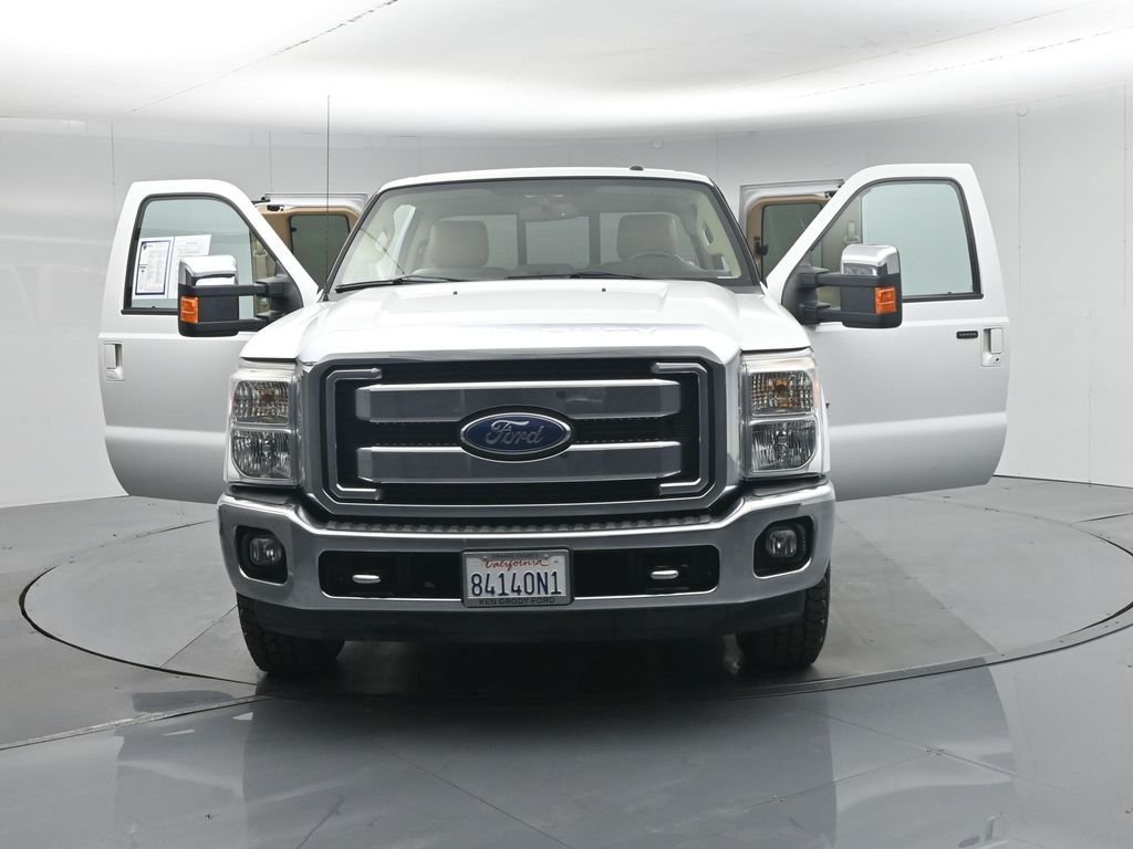 Used 2013 White Ford Lariat image 31