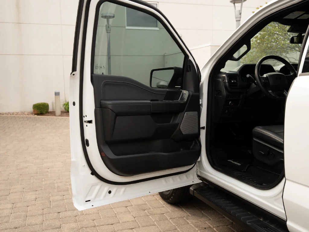 Used 2024 Oxford White Ford XLT image 26