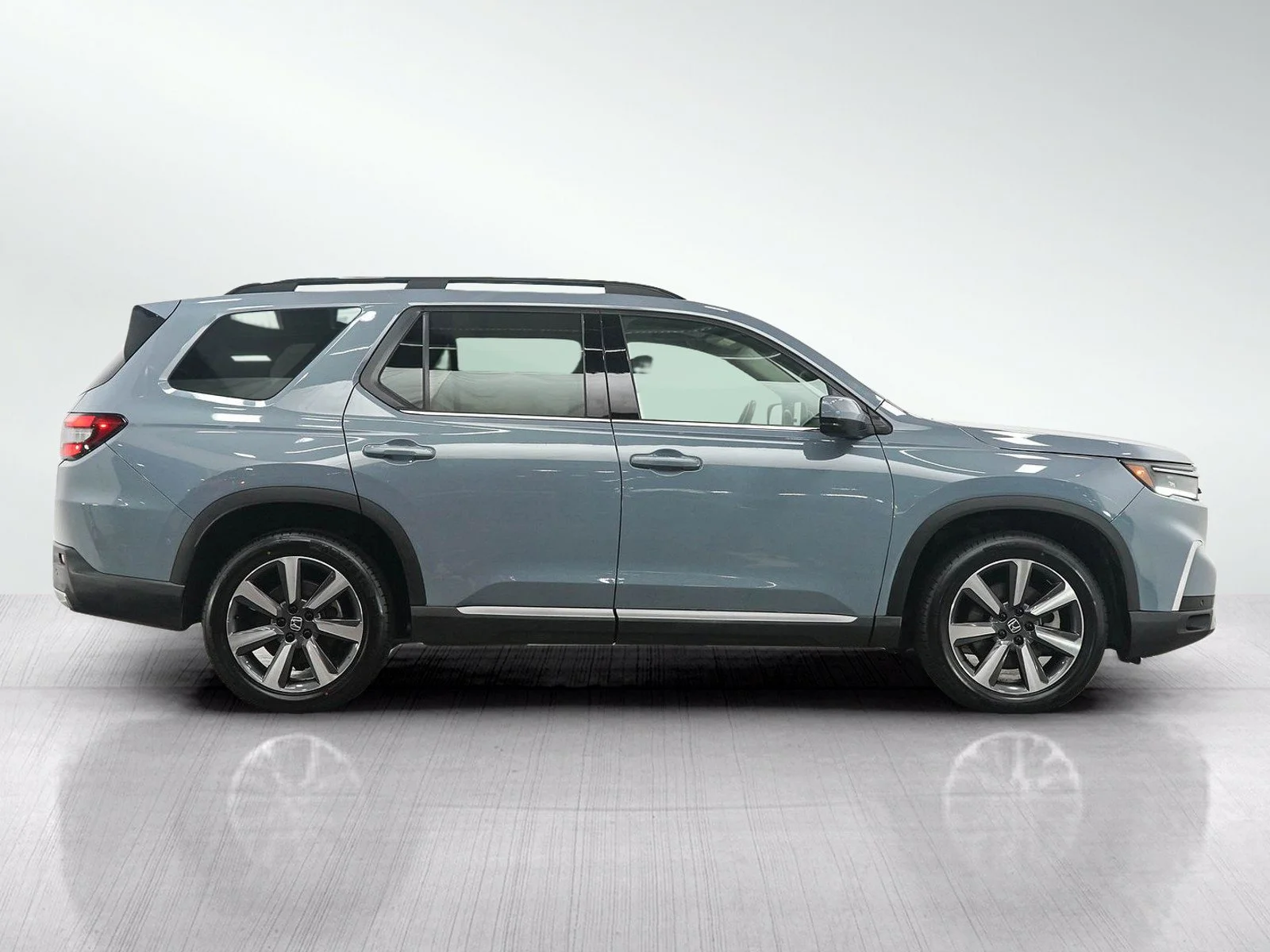 Used 2023 Gray Honda Touring AWD image 6