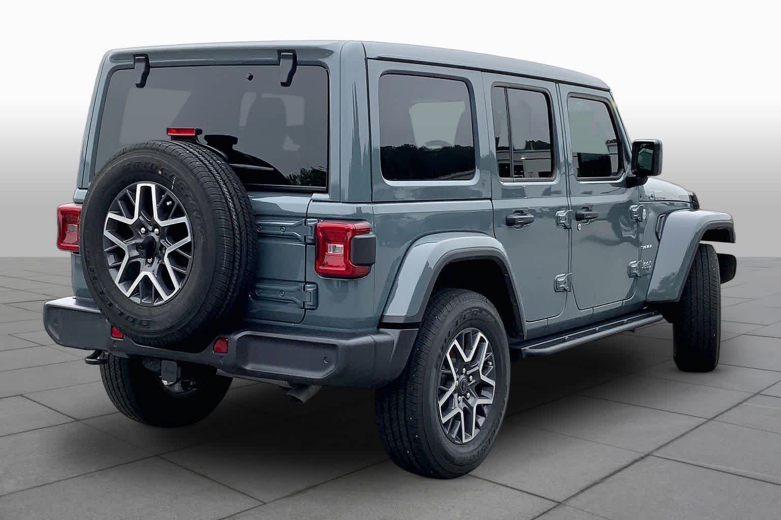 Used 2024 Anvil Clear Coat Jeep Sahara image 13