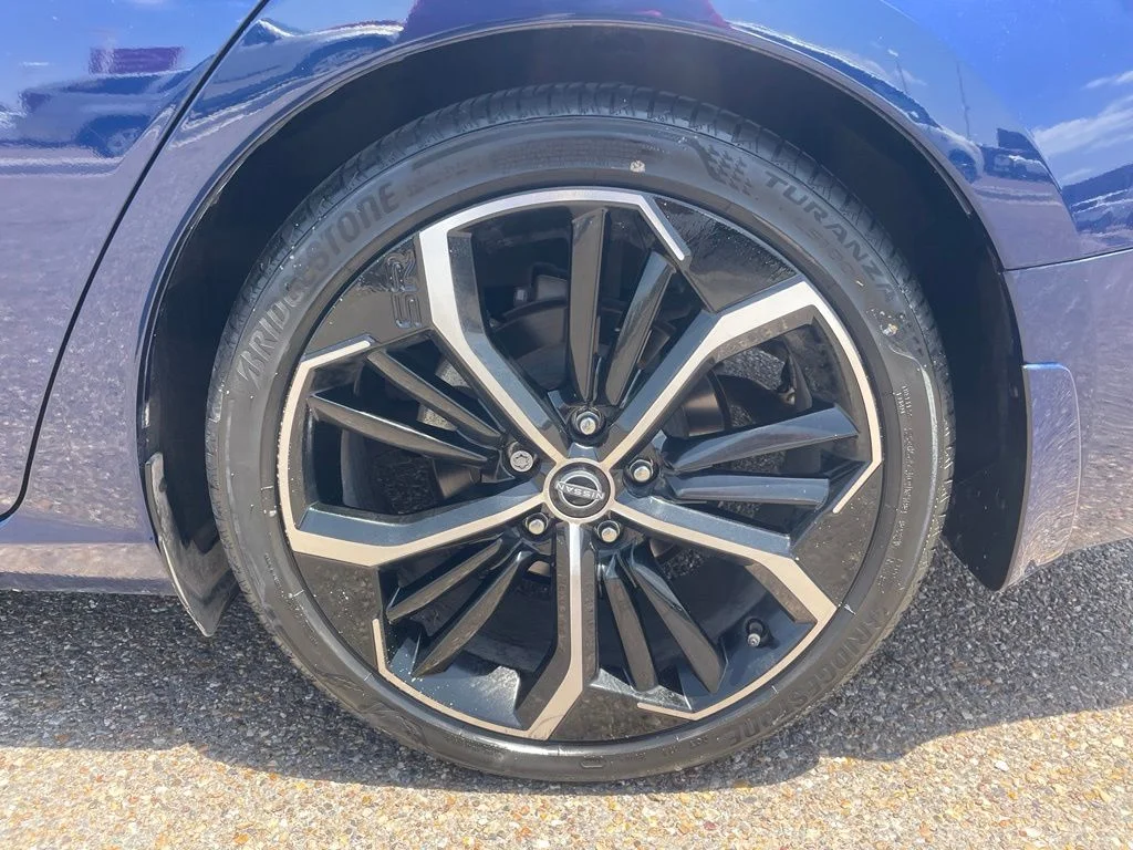 Certified Used 2023 Blue Nissan 2.5 SR image 17
