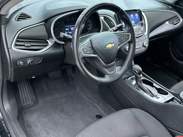 Used 2022 Black Chevrolet RS image 7