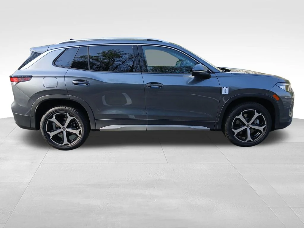 New 2026 Silver Volkswagen 2.0T SE image 6