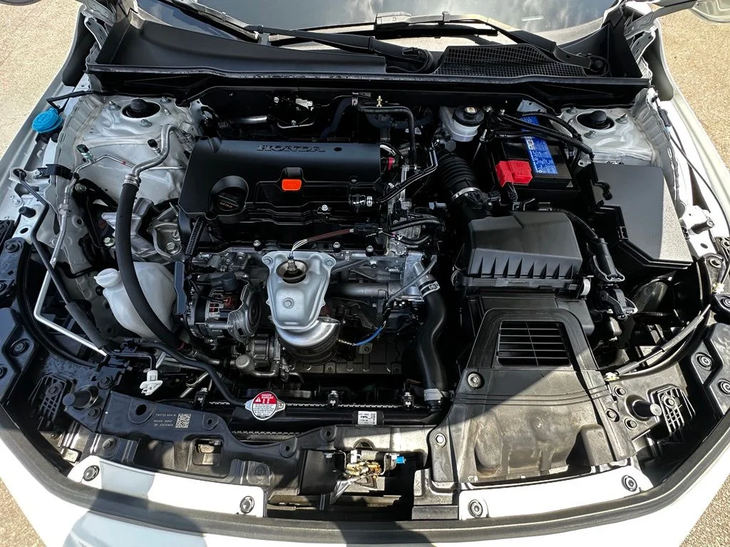 Used 2024  Honda LX image 15