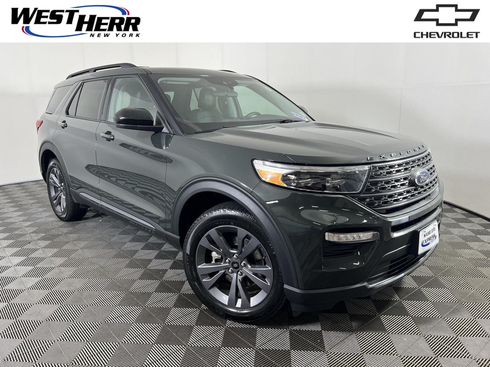 Used 2023 Forged Green Ford XLT image 1