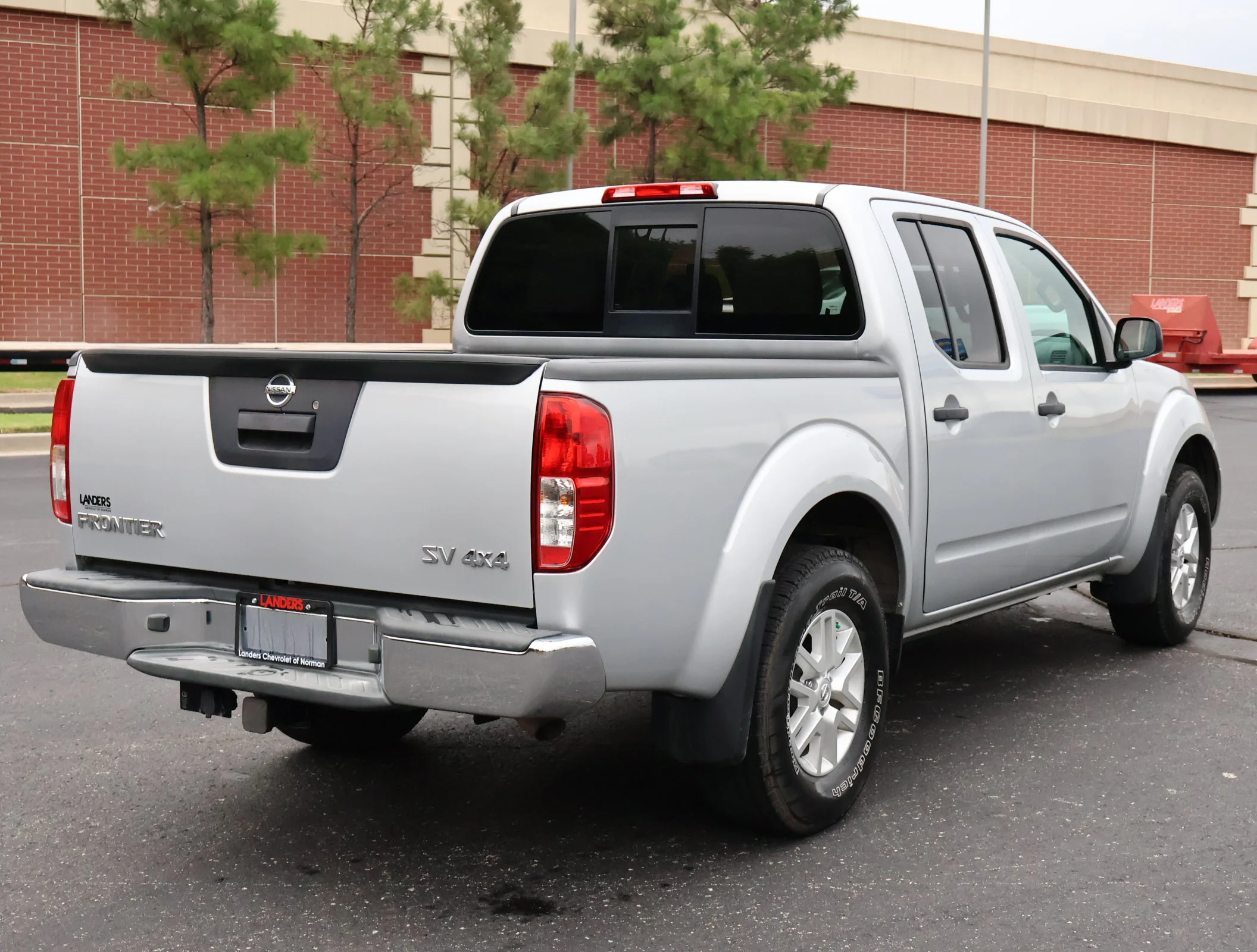 Used 2016 Brilliant Silver Nissan SV image 24
