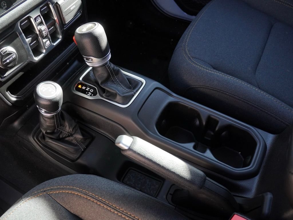 New 2026 Bright White Clear-Coat Exterior Paint Jeep Sport image 15