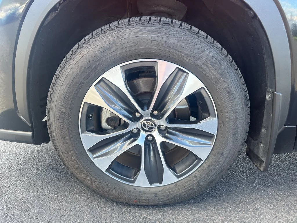 Used 2021 Black Toyota XLE image 12
