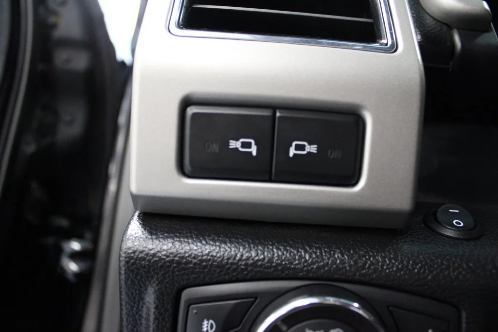Used 2018 Shadow Black Ford Lariat image 21