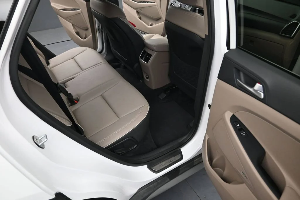 Used 2019 White Hyundai Ultimate image 16
