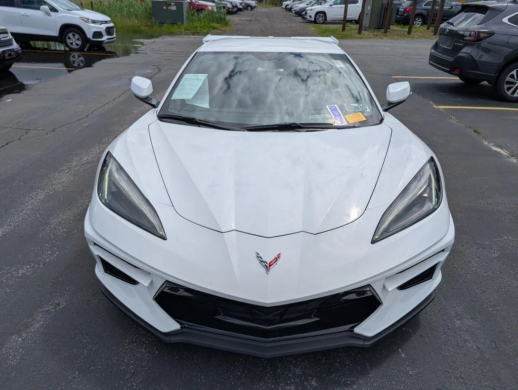 Used 2023 Arctic White Chevrolet 3LT image 4