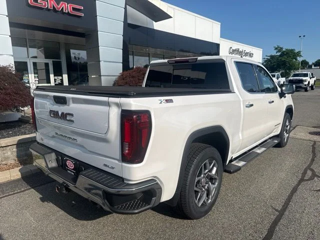Used 2023 White GMC SLT image 9