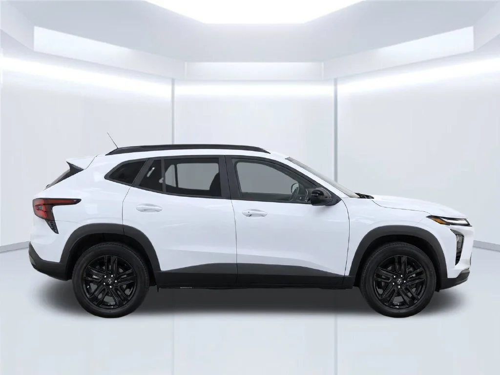 New 2026 White Chevrolet ACTIV image 10