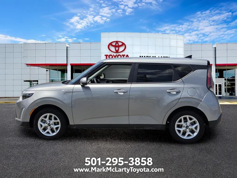 Used 2023 GRAY KIA LX IVT image 2