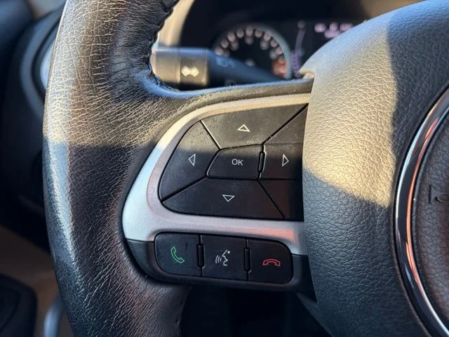 Used 2019 Black Jeep Latitude image 5