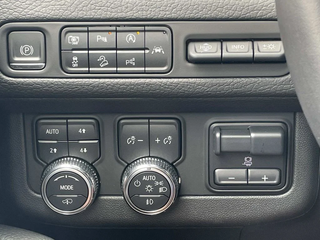 Used 2023 Black GMC Denali image 31