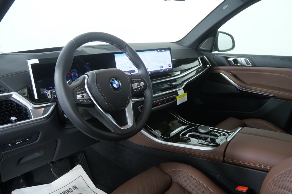 New 2026 Green Metallic BMW xDrive50e image 13