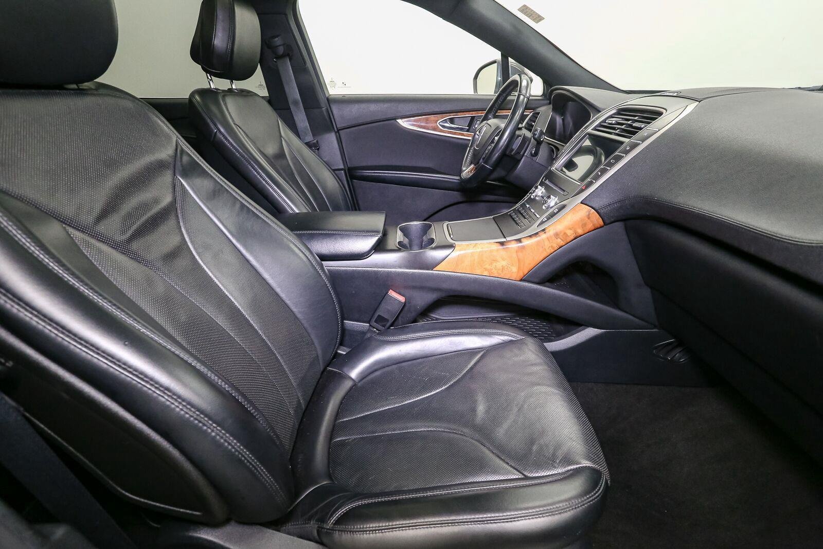 Used 2020 Magnetic Gray Lincoln Reserve image 20