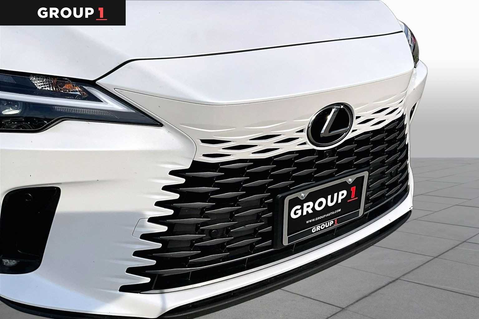 Used 2026 Eminent White Pearl Lexus Premium image 27