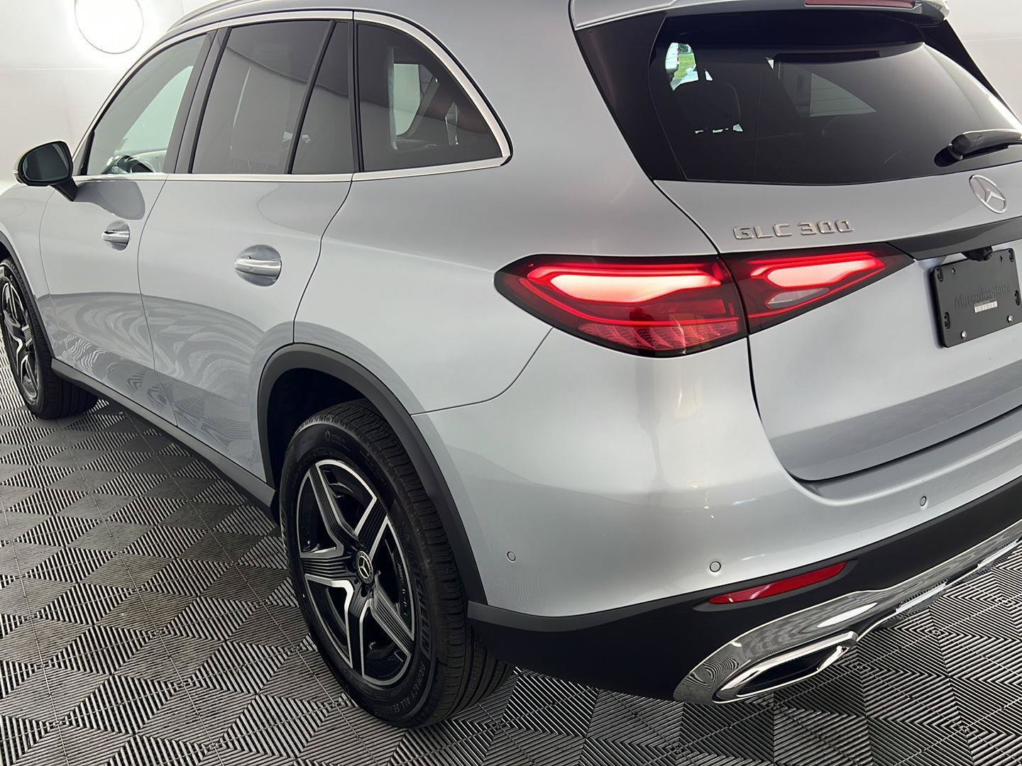 New 2026 Cirrus Silver Metallic Mercedes-Benz GLC 300 image 84