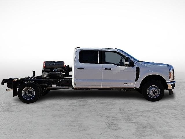 New 2027 Oxford White Ford F-350® XL image 37