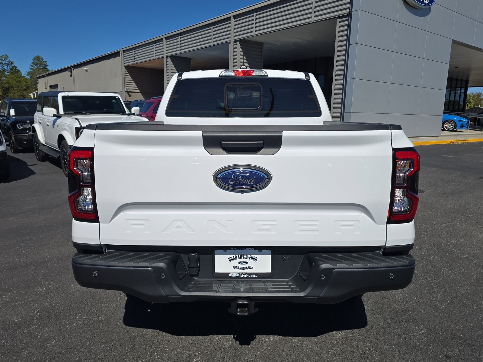 New 2025 Oxford White Ford Lariat image 5