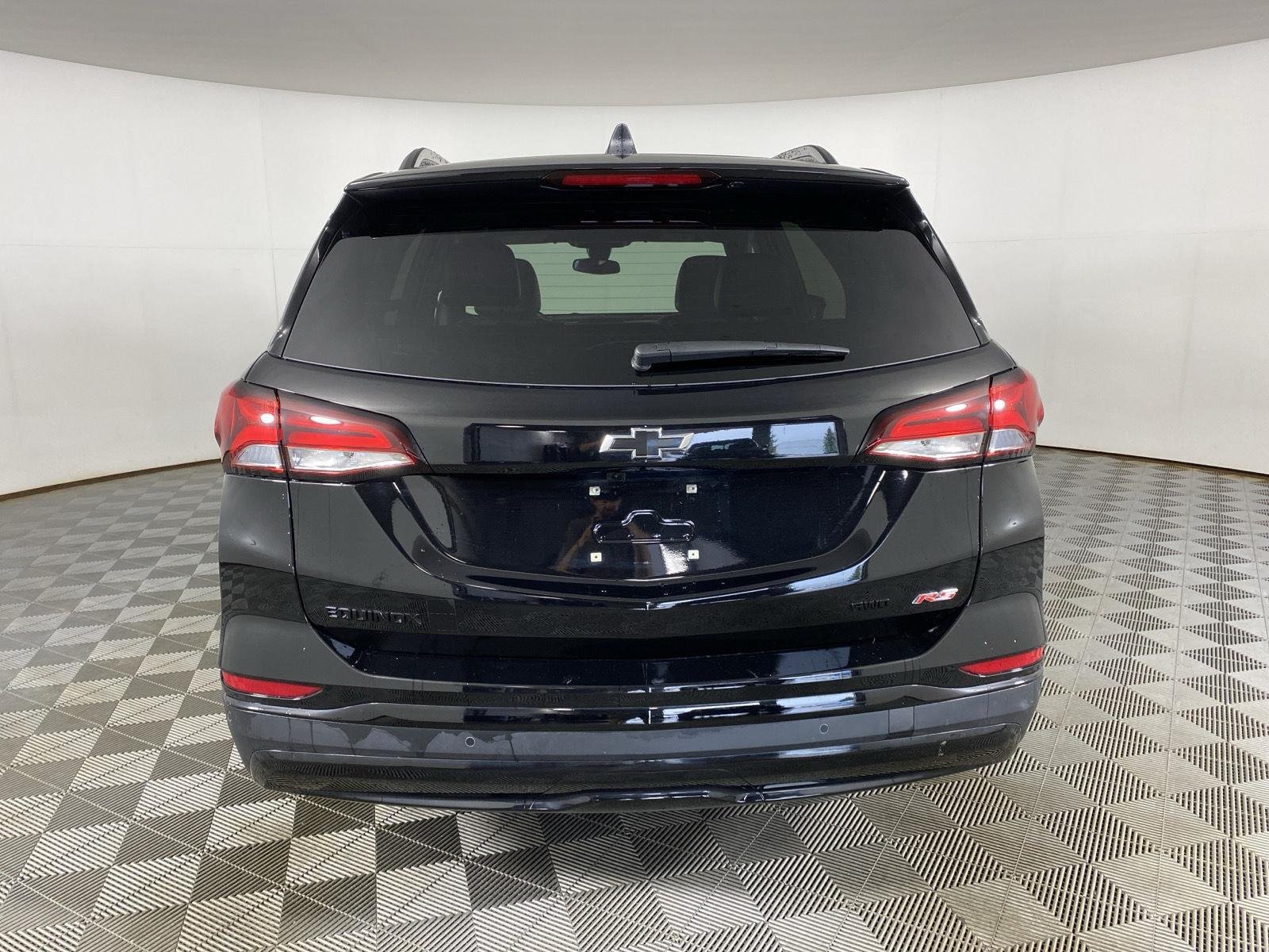 Used 2024  Chevrolet  image 6