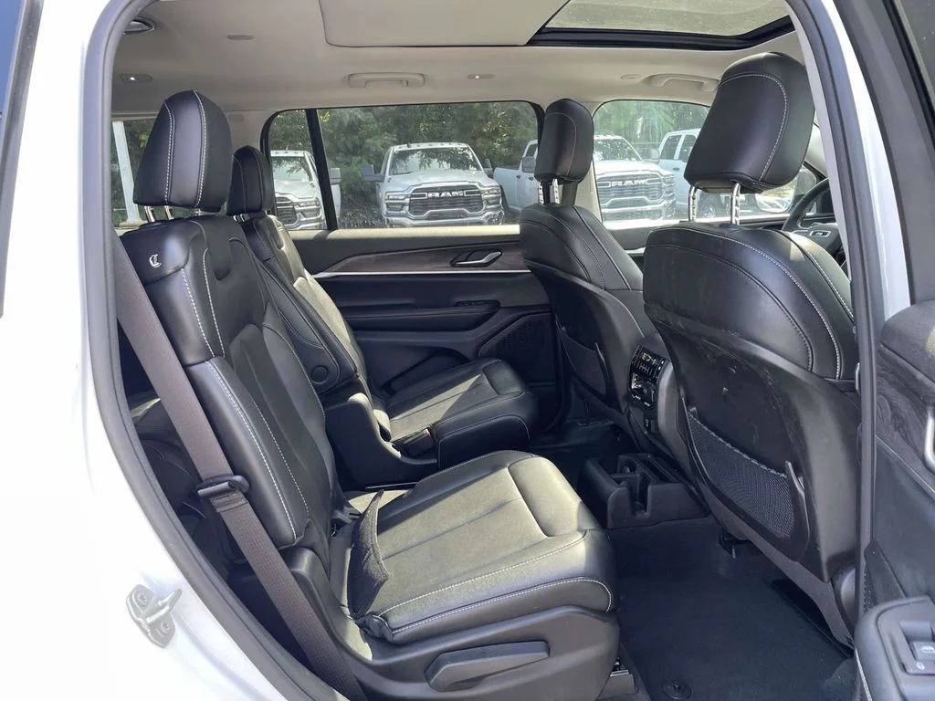 Used 2023 White Jeep Limited image 14