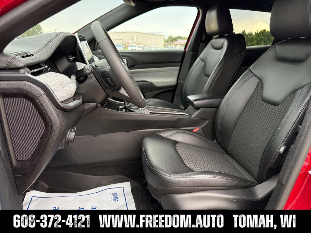 Used 2025 Red Jeep Latitude image 24