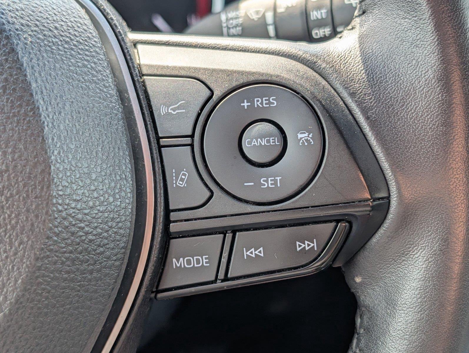 Used 2023 Lunar Rock Toyota XLE Premium image 25