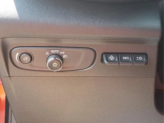 Used 2021 CINNABAR METALLIC Buick Avenir image 13