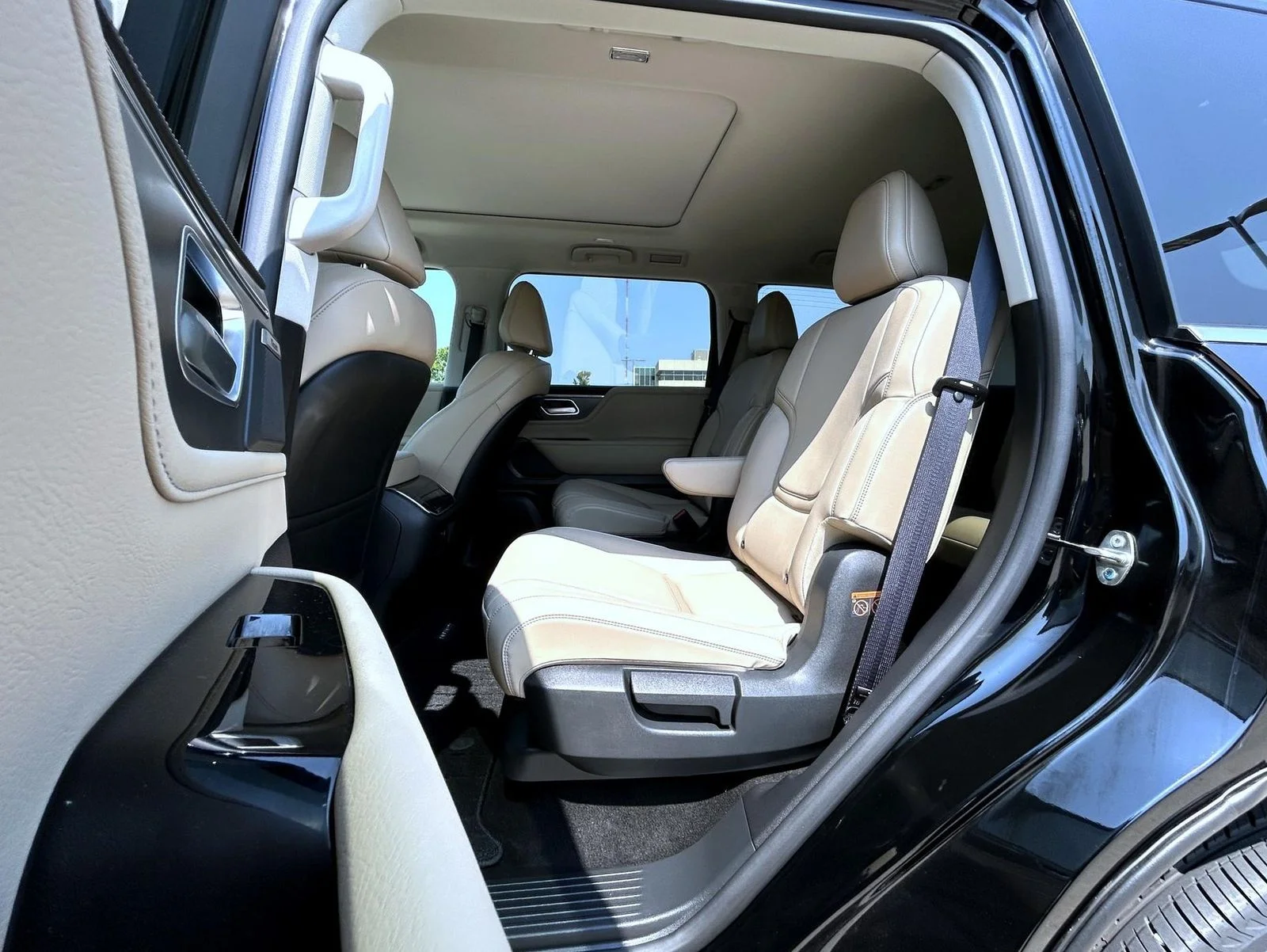 Used 2025 Black INFINITI PURE image 21