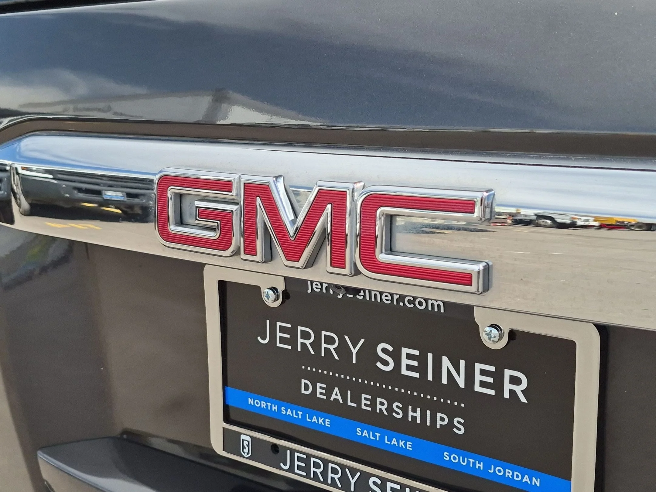 Used 2015 Iridium Metallic GMC Denali image 13
